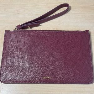 Cuyana wristlet - new without tags - plum/merlot color